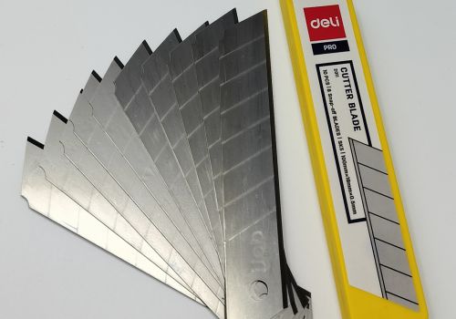 Lưỡi dao to deli DL2011 (cái)