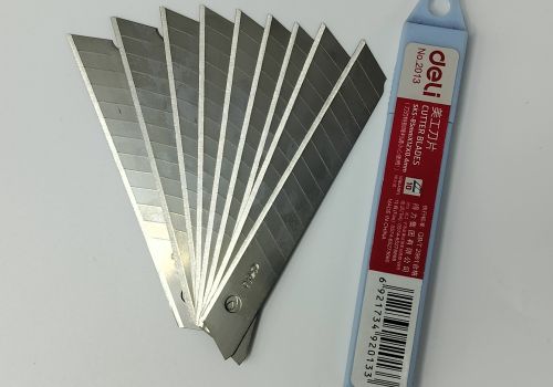 Lưỡi dao deli 2012 - 2013