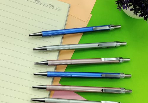 Bút Chì Bấm -Bút chì kim - 0.5mm deli - 6492